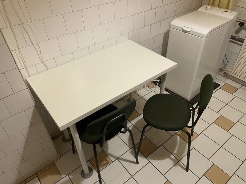 Titan, Piata Minis, 6 min / 450m de metrou si parc