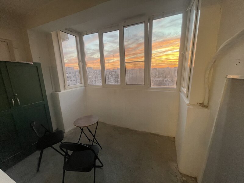 Titan, Piata Minis, 6 min / 450m de metrou si parc